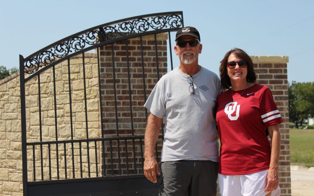 Oklahoma Modern-Traditional Style Gates