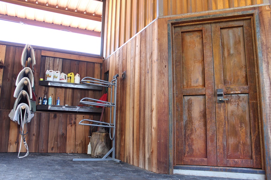 saddle room rusty doors