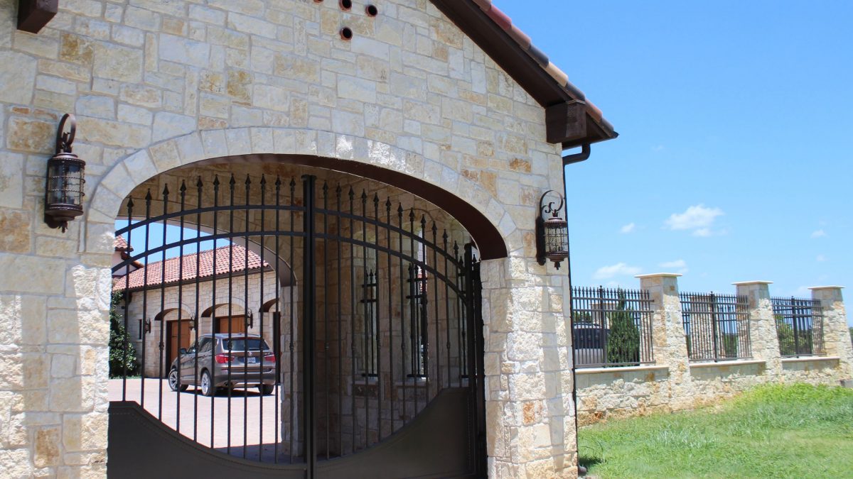 luxury home driveway gate