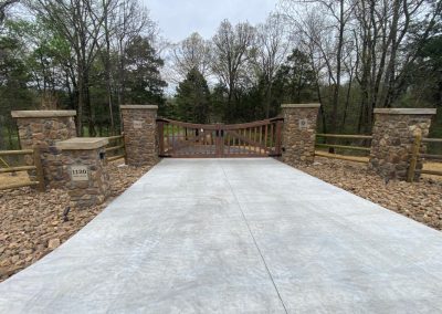 farmhouse faux-wood aluminum arkansas gate