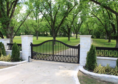 Modern Plantation-Style Estate Gate