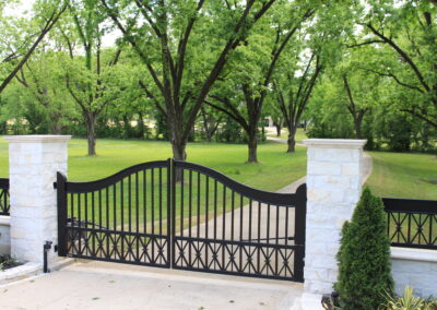 southern farmhouse style custom aluminum driveway gate