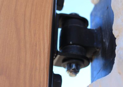 hinge close up